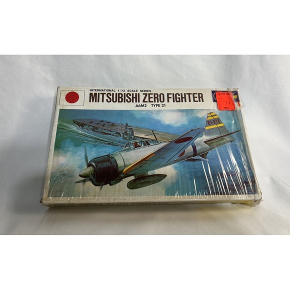 Vintage Hasegawa Mitsubishi Zero Fighter A6M2 Model Kit JS-075-100 1:72 Scale